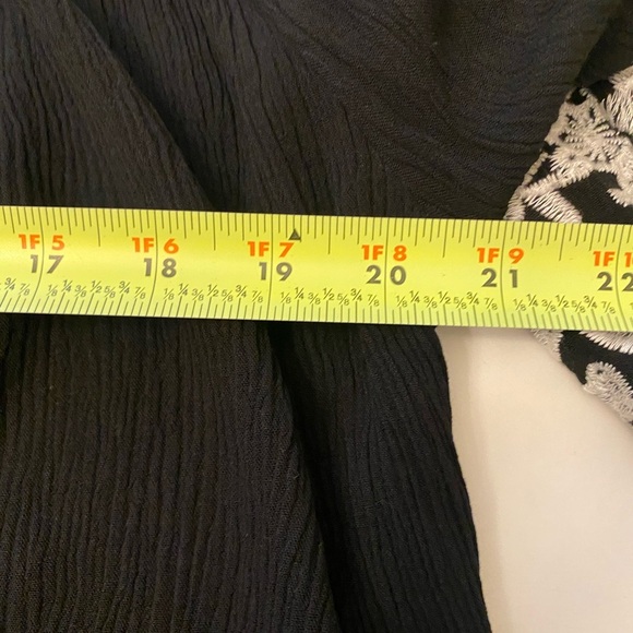 Black Off-Shoulder Top with White Floral Embroidery, 1X - Picture 5 of 8